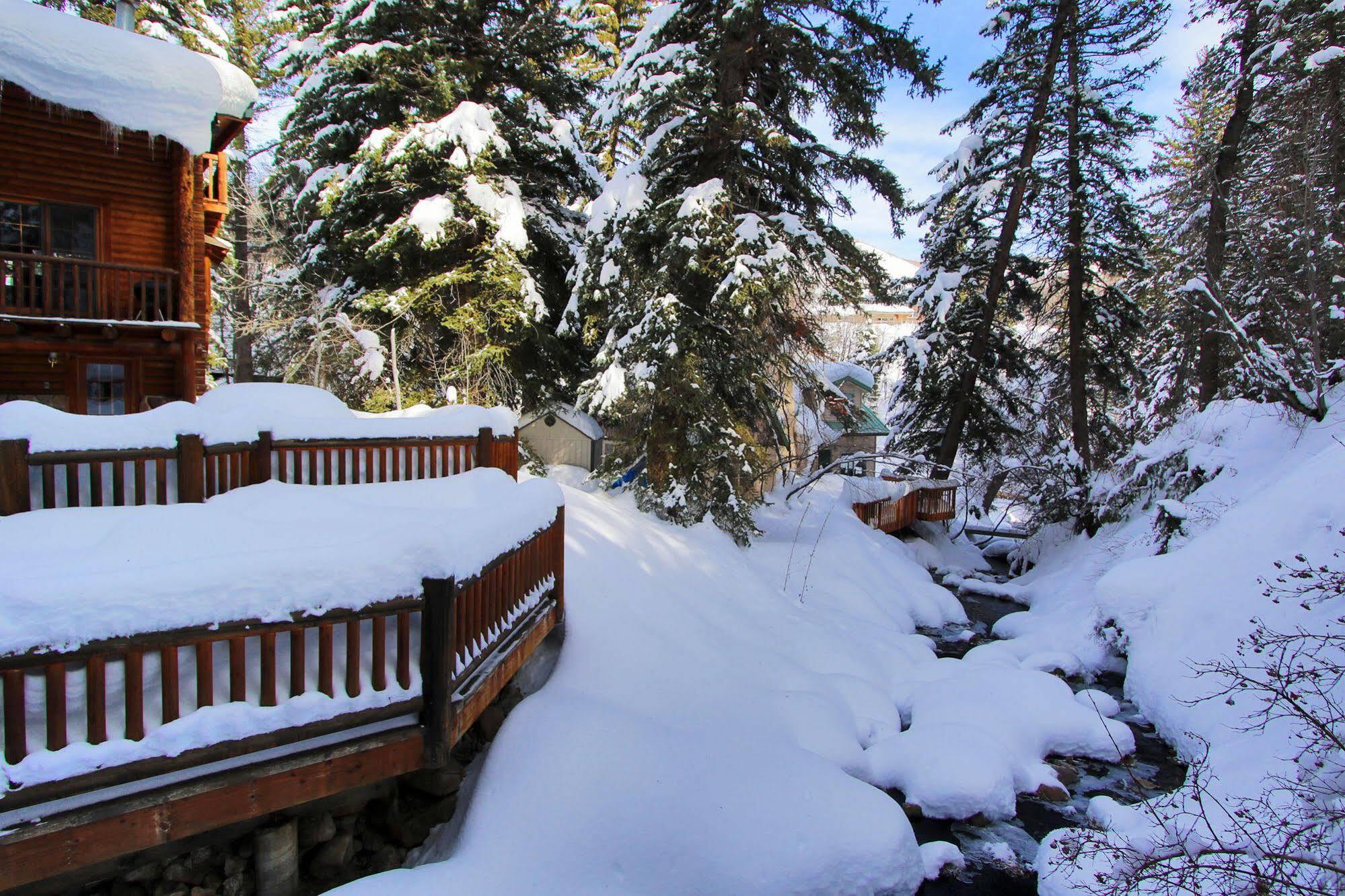 Log Cabin On The Stream Sundance Exterior foto
